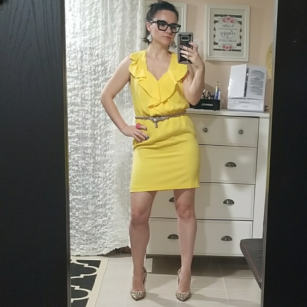 Beautiful yellow dress 👗 - Picture 5 of 8